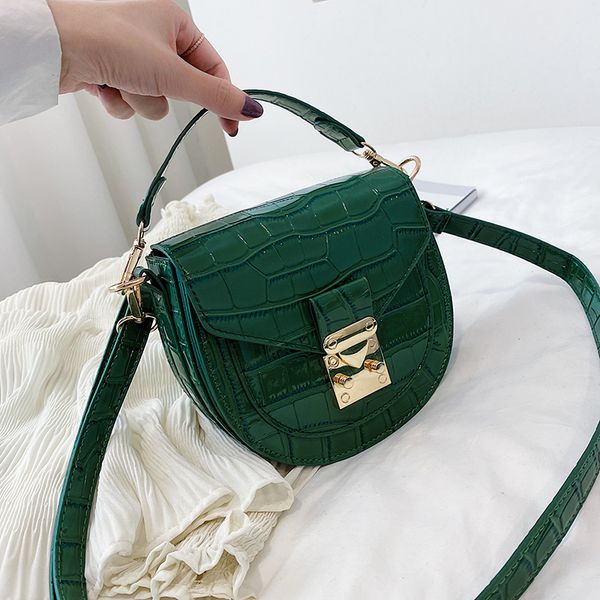 модный бренд кожа saddle bag женщины роскошные сумки на ремне маленький круглый сумки 2020 новые горячие crossbody посыльного сумки
модный бренд кожа saddle bag женщины роскошные сумки на ремне маленький круглый сумки 2020 новые горячие crossbody посыльного сумки