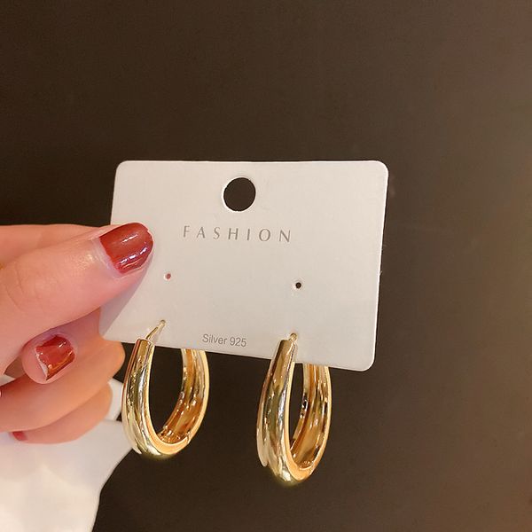 new temperament alloy earrings geometric oval earrings fashion ear buckle personality earrings suitable for party gifts, Golden;silver
new temperament alloy earrings geometric oval earrings fashion ear buckle personality earrings suitable for party gifts, Golden;silver