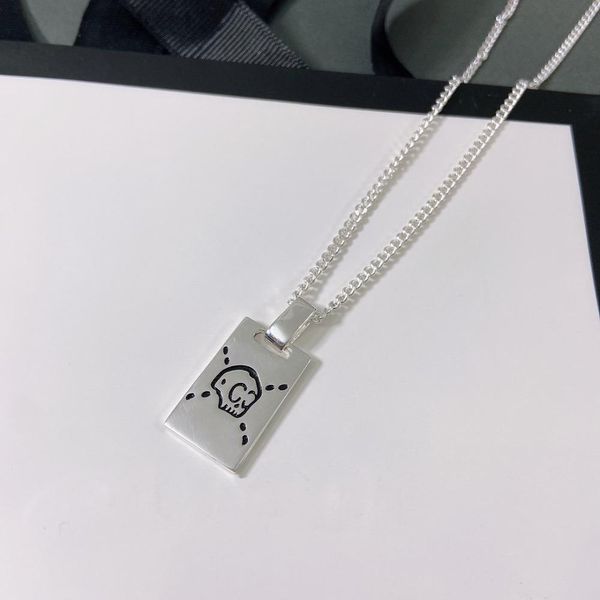 1:1 925 sterling silver necklace classic micro label long card wear it regardless of gender. holiday gifts for friends
1:1 925 sterling silver necklace classic micro label long card wear it regardless of gender. holiday gifts for friends
