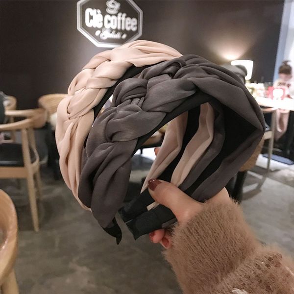 hair accessories 2021 fashion solid color cross knot headbands for women girls hairbands sweet hoop headwear
hair accessories 2021 fashion solid color cross knot headbands for women girls hairbands sweet hoop headwear