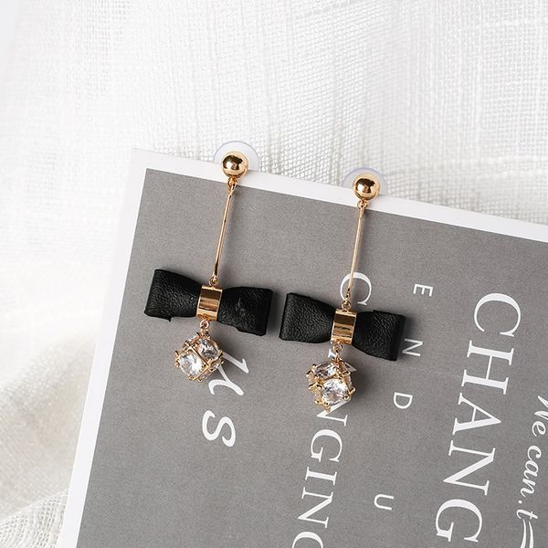 2020 simple sweety black learther bowknot drop earrings temperament rhinestone ball pendientes for women brincos gift, Silver
2020 simple sweety black learther bowknot drop earrings temperament rhinestone ball pendientes for women brincos gift, Silver