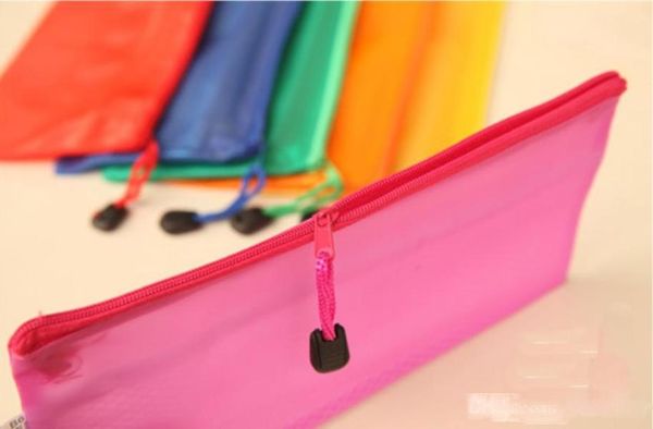 new pencil bag wallet bag makeup tool bag is convenient and practical and easy to carry 
new pencil bag wallet bag makeup tool bag is convenient and practical and easy to carry