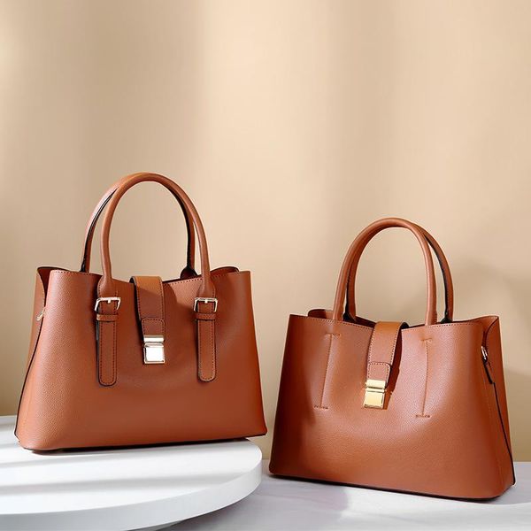 2020 new fashion lady messenger bag classic large capacity lady handbag lady exquisite shoulder bag free shipping
2020 new fashion lady messenger bag classic large capacity lady handbag lady exquisite shoulder bag free shipping