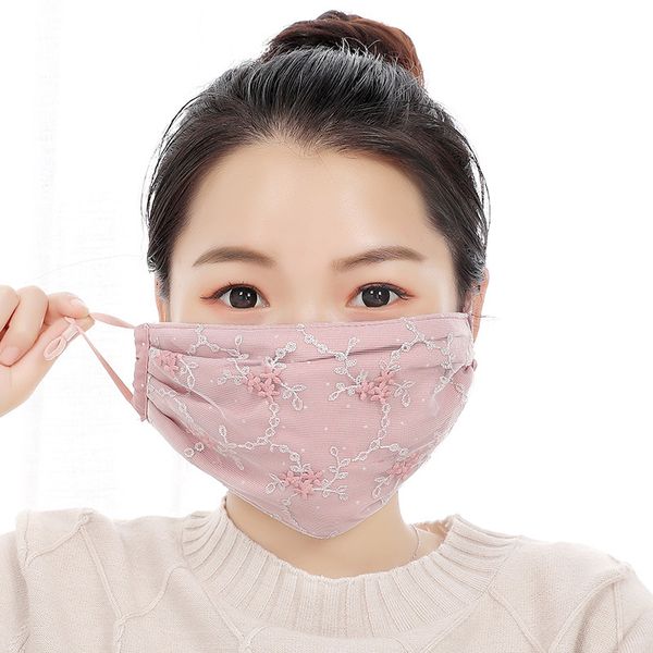 2020 ladies flower embroidered lace fashion face mask autumn and winter dust-proof anti-fog breathable washable reusable mask
2020 ladies flower embroidered lace fashion face mask autumn and winter dust-proof anti-fog breathable washable reusable mask