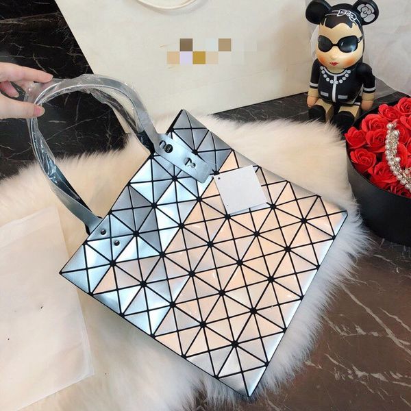 small bag acrylic decal lattice capacity diamond stitching geometric fashion large handbag shopping plaid size bag sequin women's lfshl, Red;black
small bag acrylic decal lattice capacity diamond stitching geometric fashion large handbag shopping plaid size bag sequin women's lfshl, Red;black