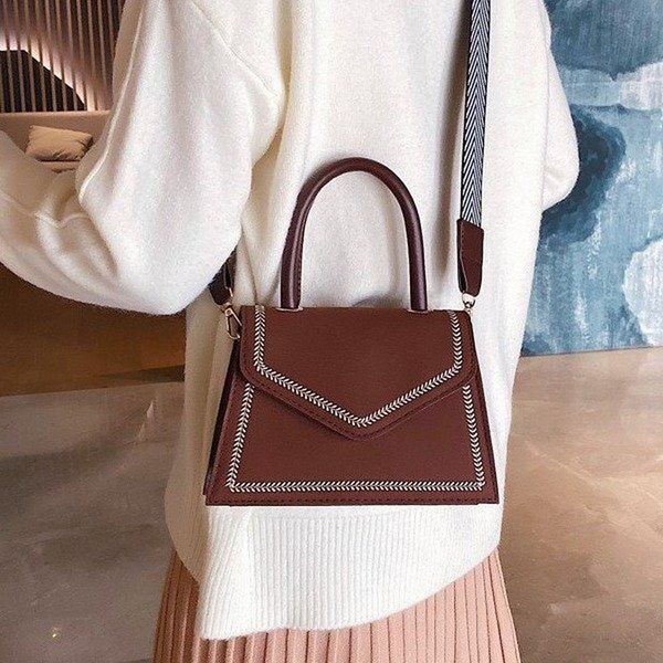 2020 new bag female bag wild messenger ins small autumn and winter fashion niche senior sense net red shoulder
2020 new bag female bag wild messenger ins small autumn and winter fashion niche senior sense net red shoulder