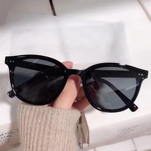 luxury designer sunglasses women 2020 men's glasses uv400 high fashion brand new, White;black
luxury designer sunglasses women 2020 men's glasses uv400 high fashion brand new, White;black