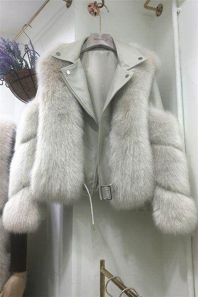 2020 new design women's pu leather patchwork turn down collar long sleeve faux fox fur short jacket coat casacos, Black
2020 new design women's pu leather patchwork turn down collar long sleeve faux fox fur short jacket coat casacos, Black