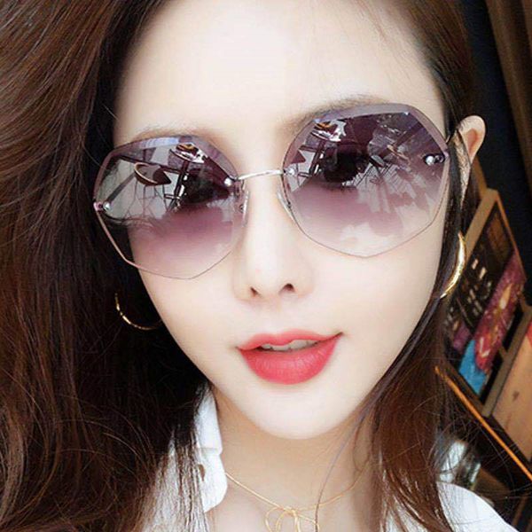 sunglasses design lady round rimless women cutting lens vintage 2021 ocean sun glasses woman fashion, White;black
sunglasses design lady round rimless women cutting lens vintage 2021 ocean sun glasses woman fashion, White;black