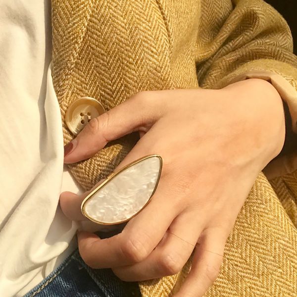 srcoi white pink acrylic big statement ring party women simple jewelry fashion geometric resin ring new designer bijoux femme, Golden;silver
srcoi white pink acrylic big statement ring party women simple jewelry fashion geometric resin ring new designer bijoux femme, Golden;silver