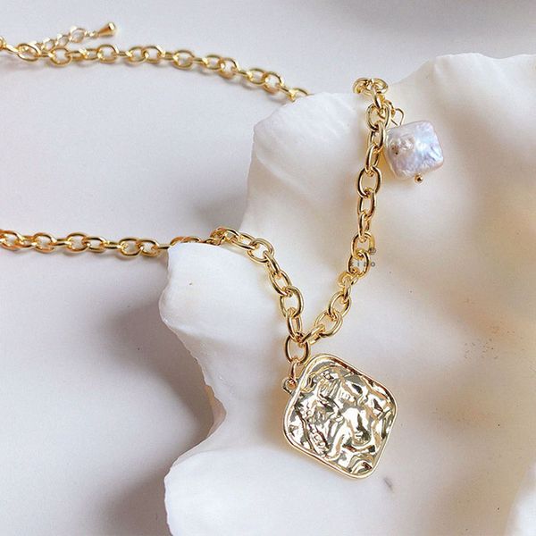 retro medalion coin pendant necklace delicate geometric freshwater pearl gold silver color clavicle necklace female gifts
retro medalion coin pendant necklace delicate geometric freshwater pearl gold silver color clavicle necklace female gifts