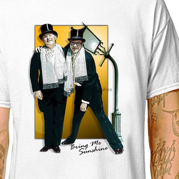 t-shirt morecambe and wise - bring me sunshinemen's & women's tees in (lazycarrot) classic comedy singing in the rain
t-shirt morecambe and wise - bring me sunshinemen's & women's tees in (lazycarrot) classic comedy singing in the rain