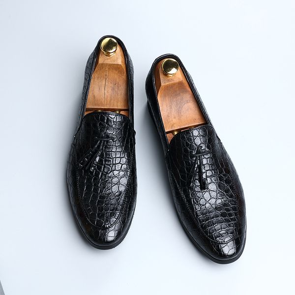 464748 size spring mens shoes leather shoes large size fashion all-match wedding mens shoes, Black
464748 size spring mens shoes leather shoes large size fashion all-match wedding mens shoes, Black