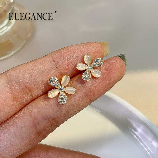 stud elegance gold flower earrings inlaid transparent zircon girlfriend temperament birthday party jewelry precious gifts, Golden;silver
stud elegance gold flower earrings inlaid transparent zircon girlfriend temperament birthday party jewelry precious gifts, Golden;silver
