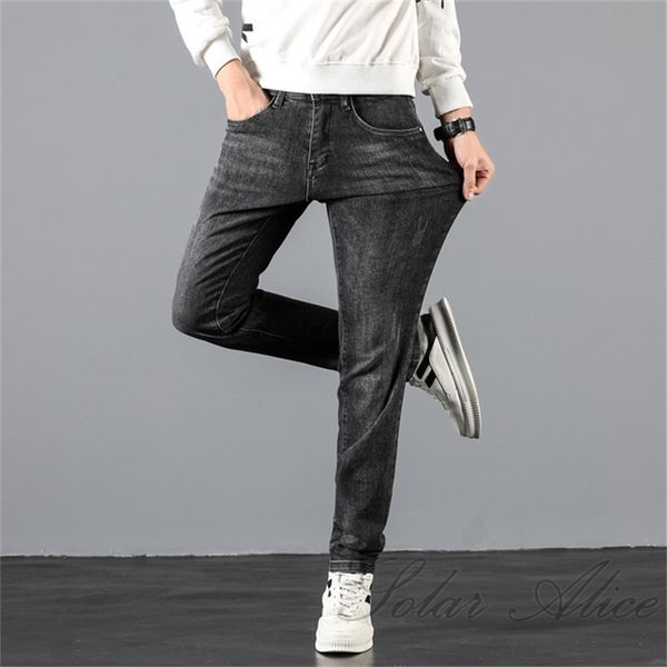 2020 men's fall/winter new mid-waist stretch small feet jeans large size versatile slim pencil casual pants, Blue
2020 men's fall/winter new mid-waist stretch small feet jeans large size versatile slim pencil casual pants, Blue