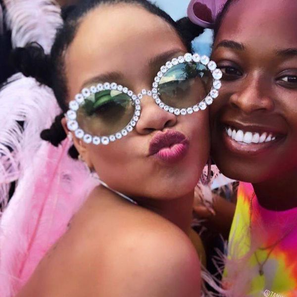 fashion chic clear crystal round sunglasses for women candy color elegant sun glasses female party shades, White;black
fashion chic clear crystal round sunglasses for women candy color elegant sun glasses female party shades, White;black