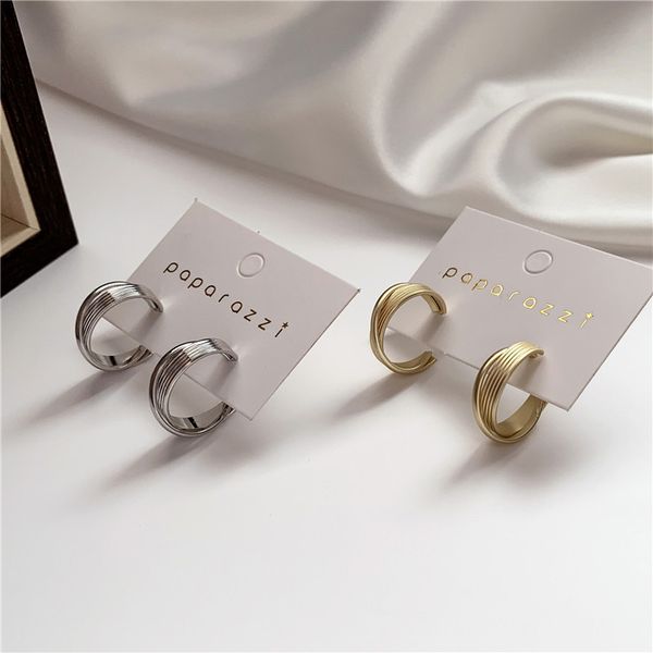 luokey fashion small hoop earrings korea simple elegant metal hoops jewelry for women accessories boucles d oreille femme 2020, Golden;silver
luokey fashion small hoop earrings korea simple elegant metal hoops jewelry for women accessories boucles d oreille femme 2020, Golden;silver
