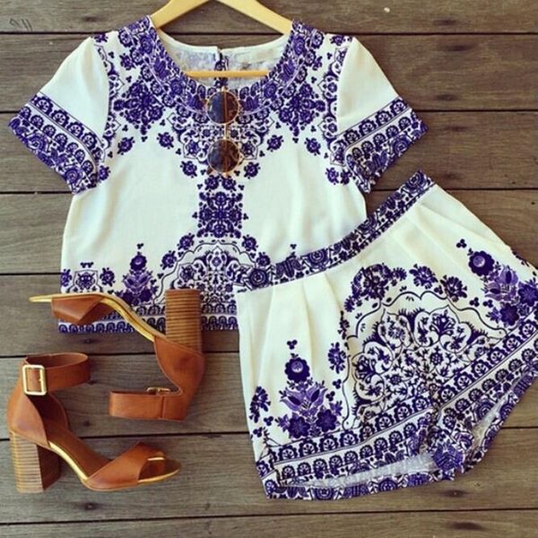 digital printed blue pants suit shortsshortsand white porcelain t-shirt short navel shorts suit for women xtlm1, Gray
digital printed blue pants suit shortsshortsand white porcelain t-shirt short navel shorts suit for women xtlm1, Gray