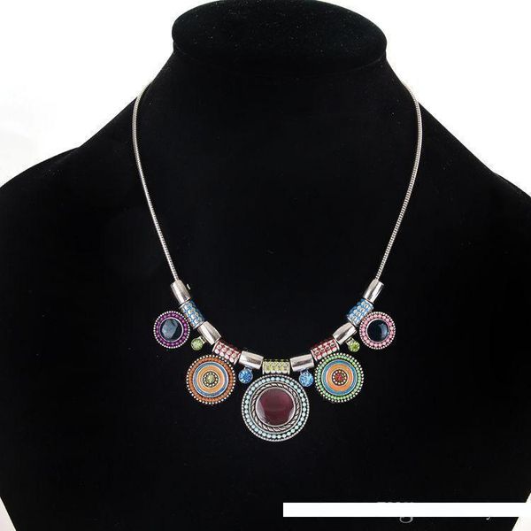 2020 new colorful bohemian crystal pendant children short beaded necklace alloy women wedding gift jewelry chain necklace, Silver
2020 new colorful bohemian crystal pendant children short beaded necklace alloy women wedding gift jewelry chain necklace, Silver