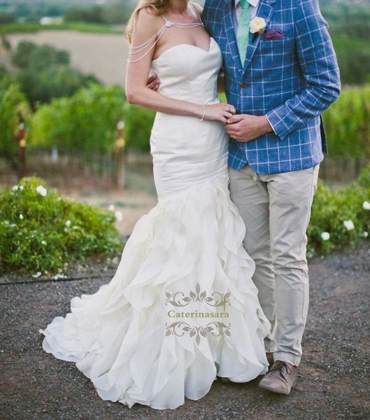 sweetheart mermaid organza wedding dress sleeveless bride gowns for girl with chapel train button back long bridal dress, Blue;red
sweetheart mermaid organza wedding dress sleeveless bride gowns for girl with chapel train button back long bridal dress, Blue;red