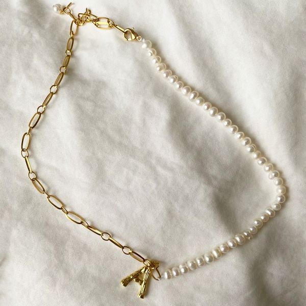 2020 women short necklace natural pearl gold color chain stitching statement sieraden 26 english alphabet letter pendant jewelry, Golden;silver
2020 women short necklace natural pearl gold color chain stitching statement sieraden 26 english alphabet letter pendant jewelry, Golden;silver