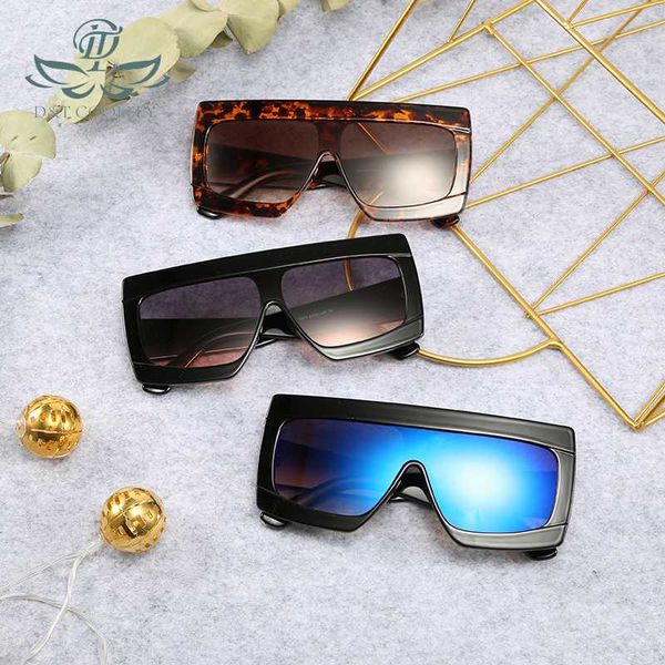 2020 new women men goggle sunglasses classic big frame eyewear one piece fashionable sunglasses for female uv400, White;black
2020 new women men goggle sunglasses classic big frame eyewear one piece fashionable sunglasses for female uv400, White;black