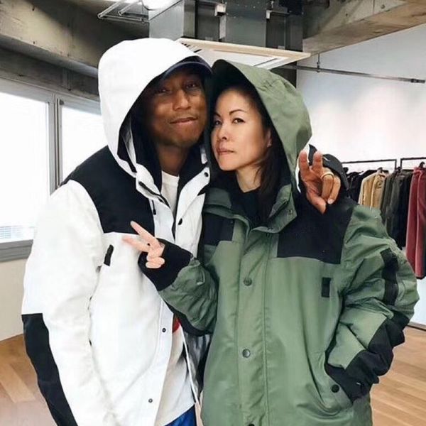 SACAI-THF Jointed White Green Hooded Down Cotton Jacket Retro Simple Fashion Warm High Quality Mens And Women Couple Jacket HFSSJK127
SACAI-THF Jointed White Green Hooded Down Cotton Jacket Retro Simple Fashion Warm High Quality Mens And Women Couple Jacket HFSSJK127
