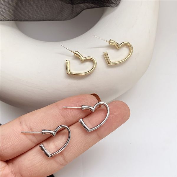 hoop & huggie simple ins wind sweet korean temperament love earring female geometric hollow-out design earrings, Golden;silver
hoop & huggie simple ins wind sweet korean temperament love earring female geometric hollow-out design earrings, Golden;silver