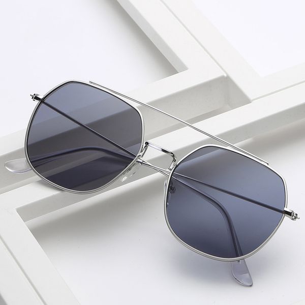 2020 sunglasses women/man vintage round sun glasses female double beam brand designer mirrored lentes de sol hombre/mujer uv400, White;black 
2020 sunglasses women/man vintage round sun glasses female double beam brand designer mirrored lentes de sol hombre/mujer uv400, White;black
