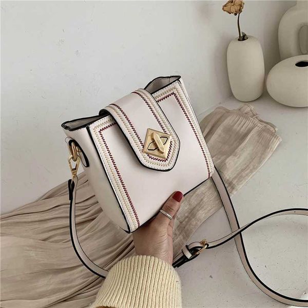 axukes pu leather bucket handbag 2020 new ins strap bucket bag with metal buckle shoulder bag brand design
axukes pu leather bucket handbag 2020 new ins strap bucket bag with metal buckle shoulder bag brand design