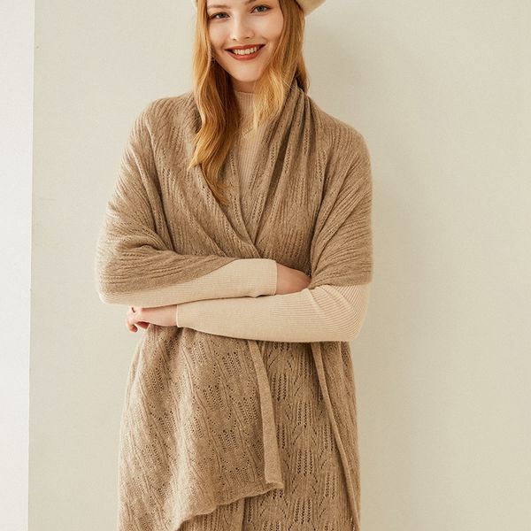 2020 new european and american shiny silk 100% pure cashmere shawl women hollow-out knitting warm scarf rectangular solid color, Blue;gray
2020 new european and american shiny silk 100% pure cashmere shawl women hollow-out knitting warm scarf rectangular solid color, Blue;gray
