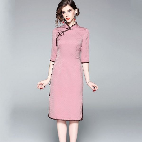 casual dresses classic cheongsam chinese style retro autumn dress female slim jacquard red ladies elegant tight party designer, Black;gray
casual dresses classic cheongsam chinese style retro autumn dress female slim jacquard red ladies elegant tight party designer, Black;gray