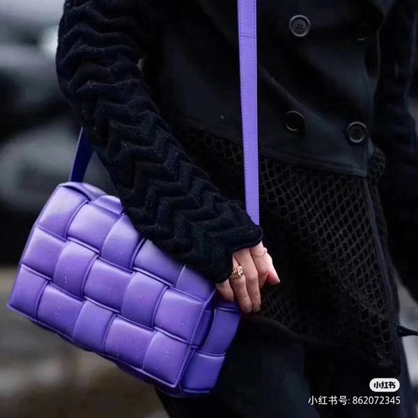 2021 bag fashion chequered cowhide handbag women's elling messenger bag casual case pleated temperament woven design pillow ovcmp, Red;black
2021 bag fashion chequered cowhide handbag women's elling messenger bag casual case pleated temperament woven design pillow ovcmp, Red;black