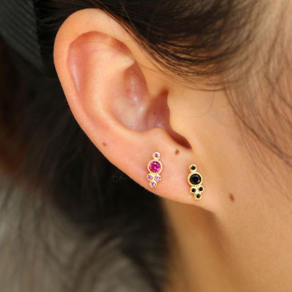 2020 new delicate 100% 925 sterling silver sparkling mini round stud earrings with three colors cz women party luxury jewelry, Golden;silver
2020 new delicate 100% 925 sterling silver sparkling mini round stud earrings with three colors cz women party luxury jewelry, Golden;silver