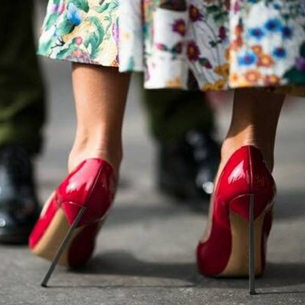 2021t-ступенчатый ladies твердой насосы из натуральной кожи лаконичного slip-on point toe вырезов ботинки партии металла стилет каблук осень, Black
2021t-ступенчатый ladies твердой насосы из натуральной кожи лаконичного slip-on point toe вырезов ботинки партии металла стилет каблук осень, Black