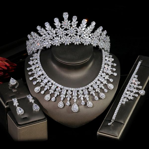 luxury bridal 5 piece set of dubai jewellery headwear and necklace set for women wedding jewellery, White
luxury bridal 5 piece set of dubai jewellery headwear and necklace set for women wedding jewellery, White