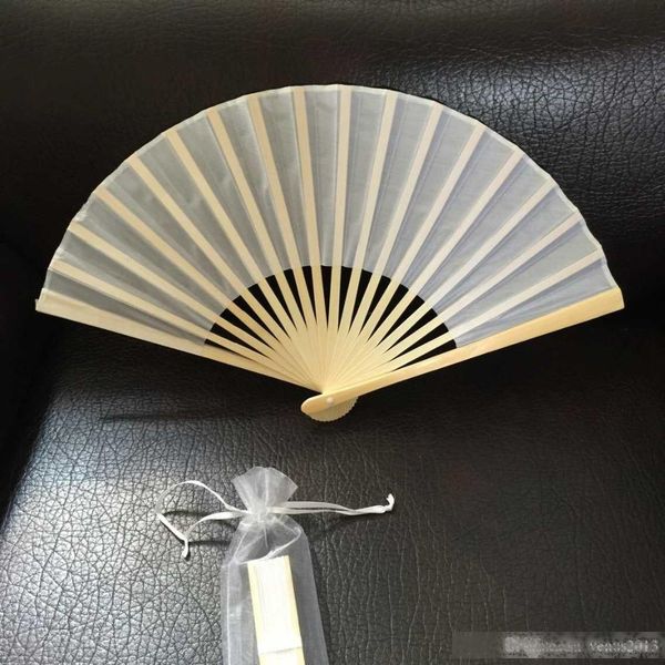 wholesale white elegant folding silk hand fan with organza gift bag wedding party decoration promotion favor
wholesale white elegant folding silk hand fan with organza gift bag wedding party decoration promotion favor