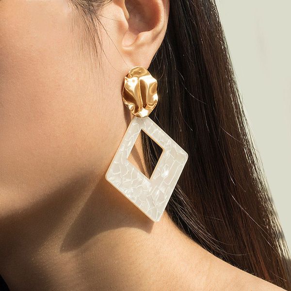 zwc fashion retro white geometry rhombus drop earrings for women wedding acrylic metal pendant earrings jewelry 2020 wholesale, Silver
zwc fashion retro white geometry rhombus drop earrings for women wedding acrylic metal pendant earrings jewelry 2020 wholesale, Silver