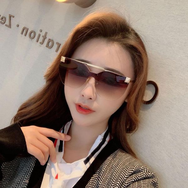 sunglasses 2021 european and american trend one-piece square men women, White;black
sunglasses 2021 european and american trend one-piece square men women, White;black