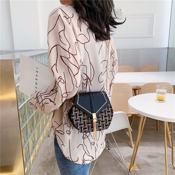vintage mini hexagon straw shoulder bags for women 2020 summer knitted handbags geometric handmade beach woven crossbody bags
vintage mini hexagon straw shoulder bags for women 2020 summer knitted handbags geometric handmade beach woven crossbody bags