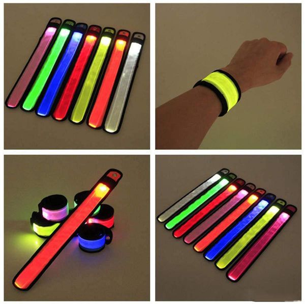 led браслет спорт slap ремешок на запястье полосы света вспышка браслет glowng браслет ремешок для партии concert armband в рождество хэллоу
led браслет спорт slap ремешок на запястье полосы света вспышка браслет glowng браслет ремешок для партии concert armband в рождество хэллоу