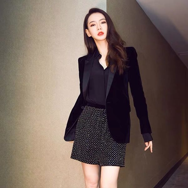women's suits & blazers 2021 spring velvet blazer coat women elegant office lady single button female long sleeve slim black suit jack, White;black
women's suits & blazers 2021 spring velvet blazer coat women elegant office lady single button female long sleeve slim black suit jack, White;black