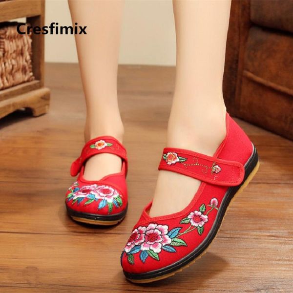 women fashion round toe anti skid comfortable floral shoes lady cool street shoes chinese traditional dance zapatos e2033, Black
women fashion round toe anti skid comfortable floral shoes lady cool street shoes chinese traditional dance zapatos e2033, Black