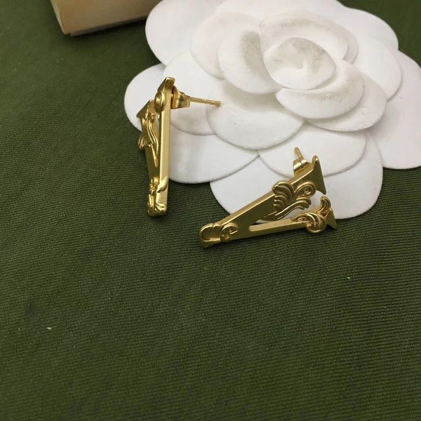 2020 Hot sale charm earring and flower engrave for women wedding jewelry gift free shipping PS5674A
2020 Hot sale charm earring and flower engrave for women wedding jewelry gift free shipping PS5674A