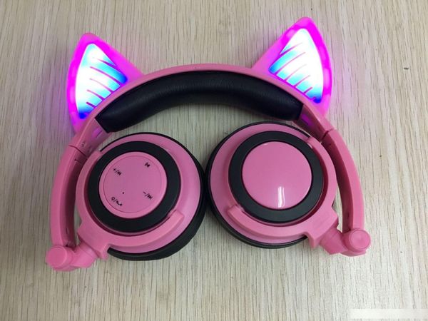 2019 new foldable wireless bluetooth headphones glowing cat ear headphones with led flashlight for iphone android mobile phone
2019 new foldable wireless bluetooth headphones glowing cat ear headphones with led flashlight for iphone android mobile phone