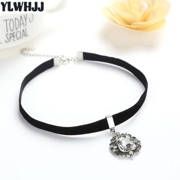 chokers ylwhjj women black crystal choker necklace girl brand rhinestone velvet pendant short fashion statement gem jewelry, Golden;silver
chokers ylwhjj women black crystal choker necklace girl brand rhinestone velvet pendant short fashion statement gem jewelry, Golden;silver