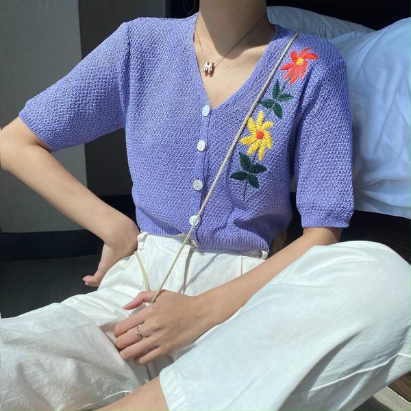 women v-neck thin sweaters cardigans lady knitting embroideried floral summer cardigan outwear crop female drop shipping, White;black
women v-neck thin sweaters cardigans lady knitting embroideried floral summer cardigan outwear crop female drop shipping, White;black