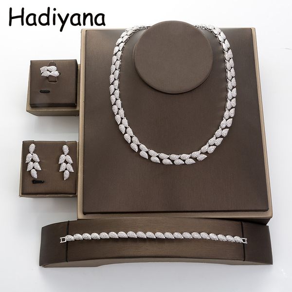 hadiyana fashion leaf design nigerian jewelry set for wedding bride new shining white zirconia jewelry sets factory price tz8035, Silver
hadiyana fashion leaf design nigerian jewelry set for wedding bride new shining white zirconia jewelry sets factory price tz8035, Silver
