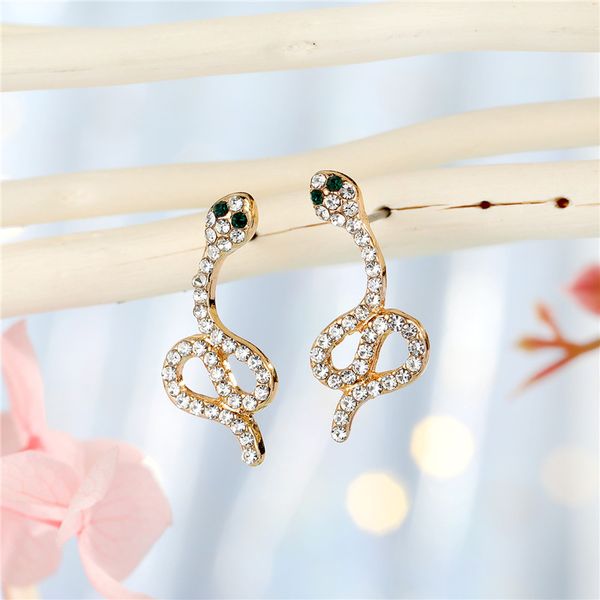 1pair european punk rhinestone snake stud earrings for women vintage personality crystal animals ear stud party jewelry e368-10, Golden;silver
1pair european punk rhinestone snake stud earrings for women vintage personality crystal animals ear stud party jewelry e368-10, Golden;silver