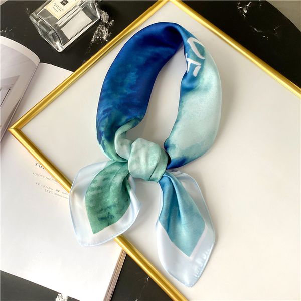 scarves 2021 direct selling rushed winter hijab square stripe women's fashion printing silk all kinds of decoration sun proof shawl bib, Blue;gray
scarves 2021 direct selling rushed winter hijab square stripe women's fashion printing silk all kinds of decoration sun proof shawl bib, Blue;gray